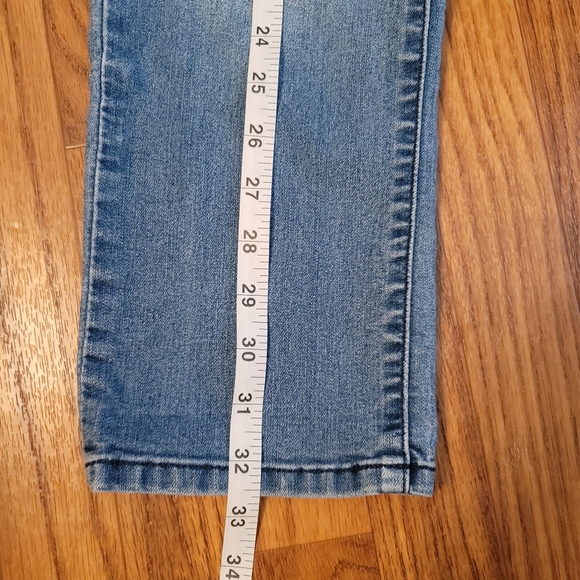 LOWEST PRICE Jennifer Lopez Capri Jeans, size 4 - Picture 6 of 6